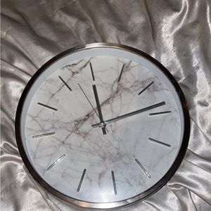 Marble clock ( batteries not included)